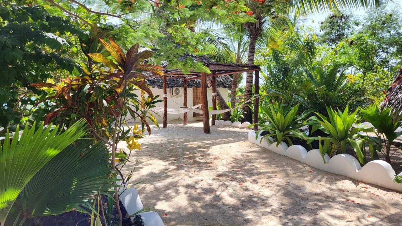 Natural Garden Boutique Hotel Джамбиани Экстерьер фото
