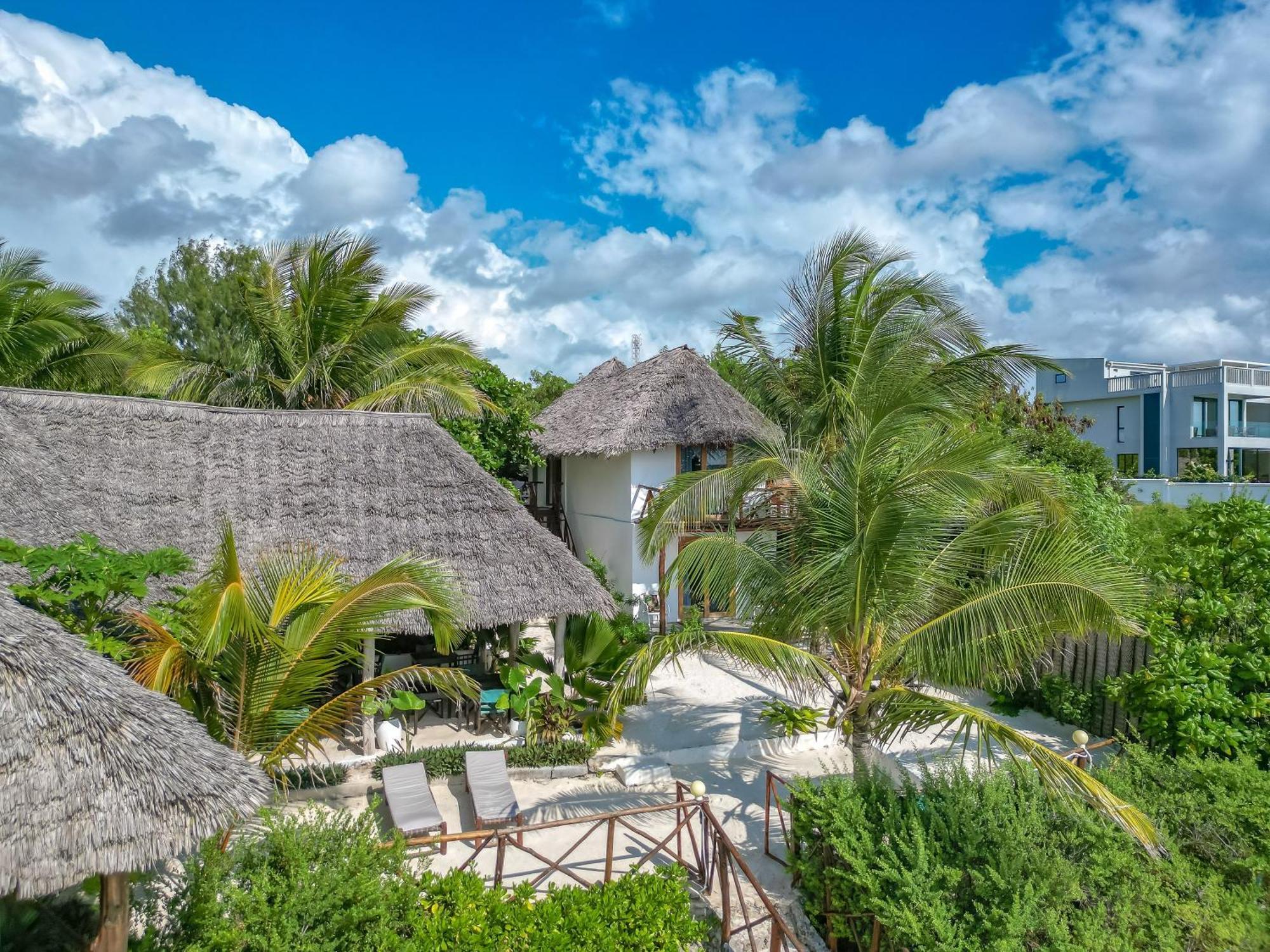 Natural Garden Boutique Hotel Джамбиани Экстерьер фото