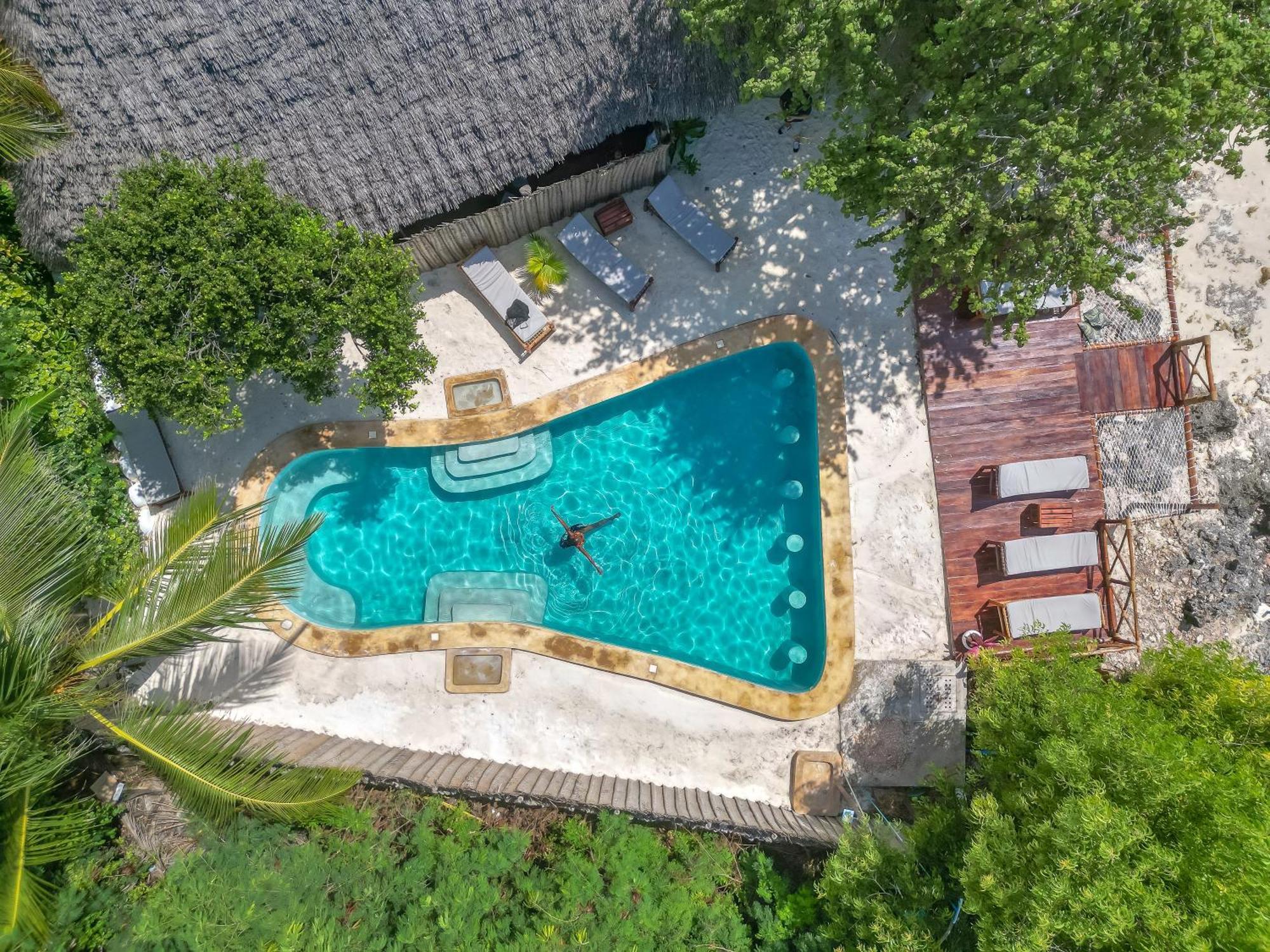Natural Garden Boutique Hotel Джамбиани Экстерьер фото